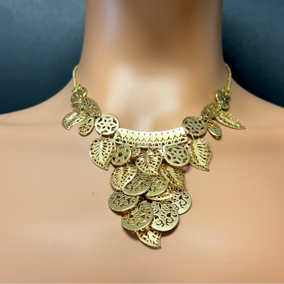 Chic Gold Leaf & Coin Statement Necklace - Picture 4 of 6